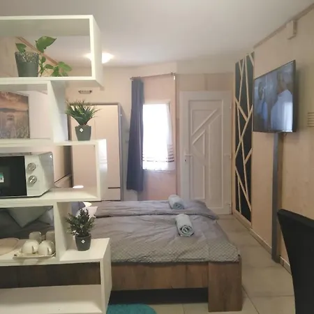 Alexandra Belvarosi Studio Apartman * Keszthely